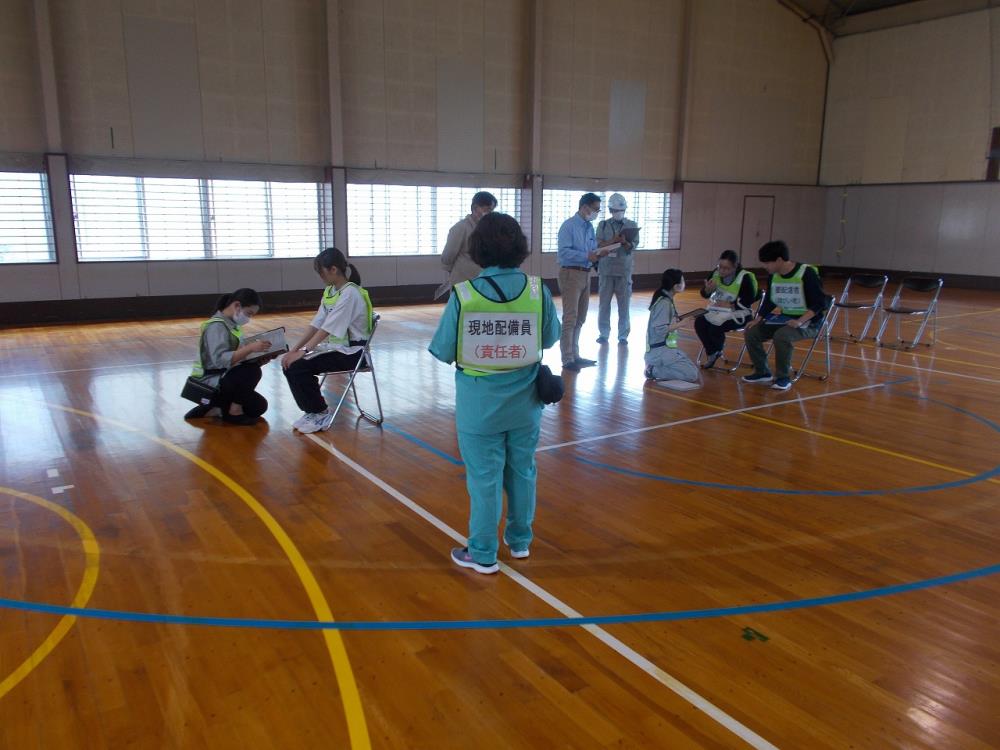 04福祉避難所開設訓練（中郷西中）