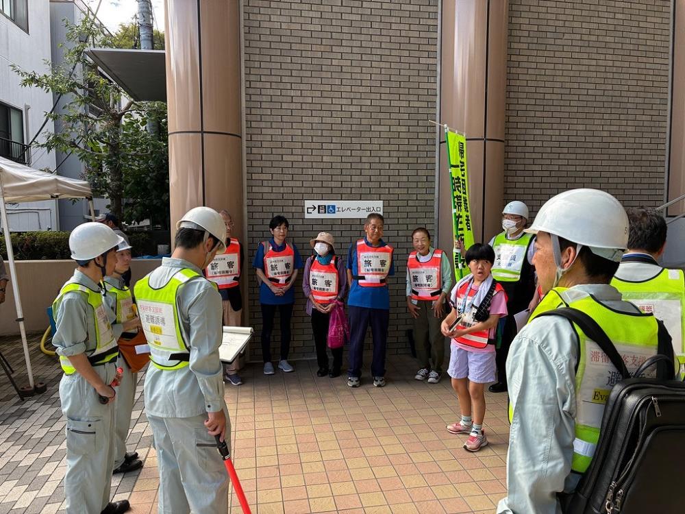 08滞留旅客避難誘導訓練（駅南）